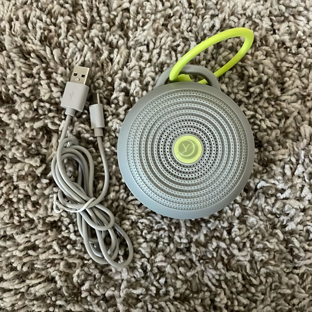 Travel sound machine